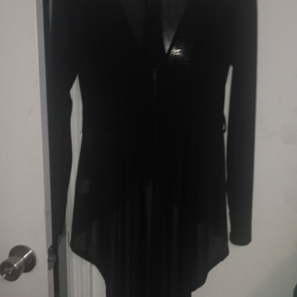 Blouse - Picture 2 of 3